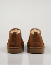 BOTINES UGG CLASSIC en color Cuero