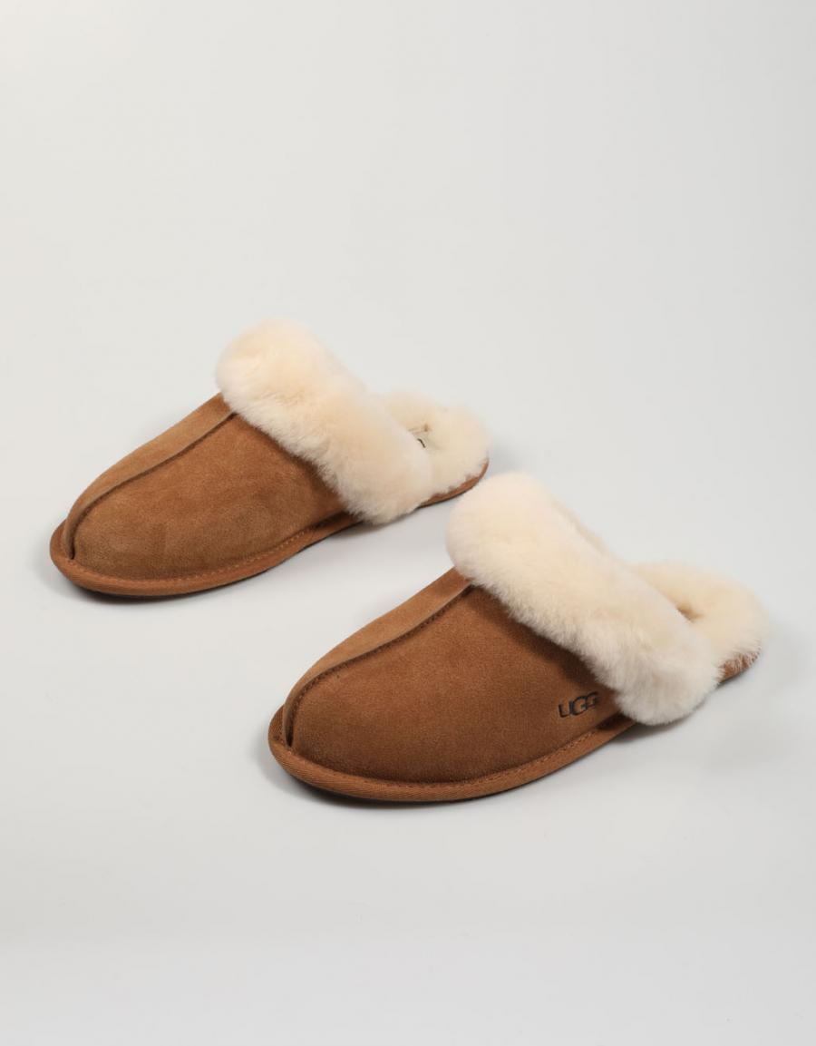 ZAPATILLAS CASA UGG SCUFFETTE