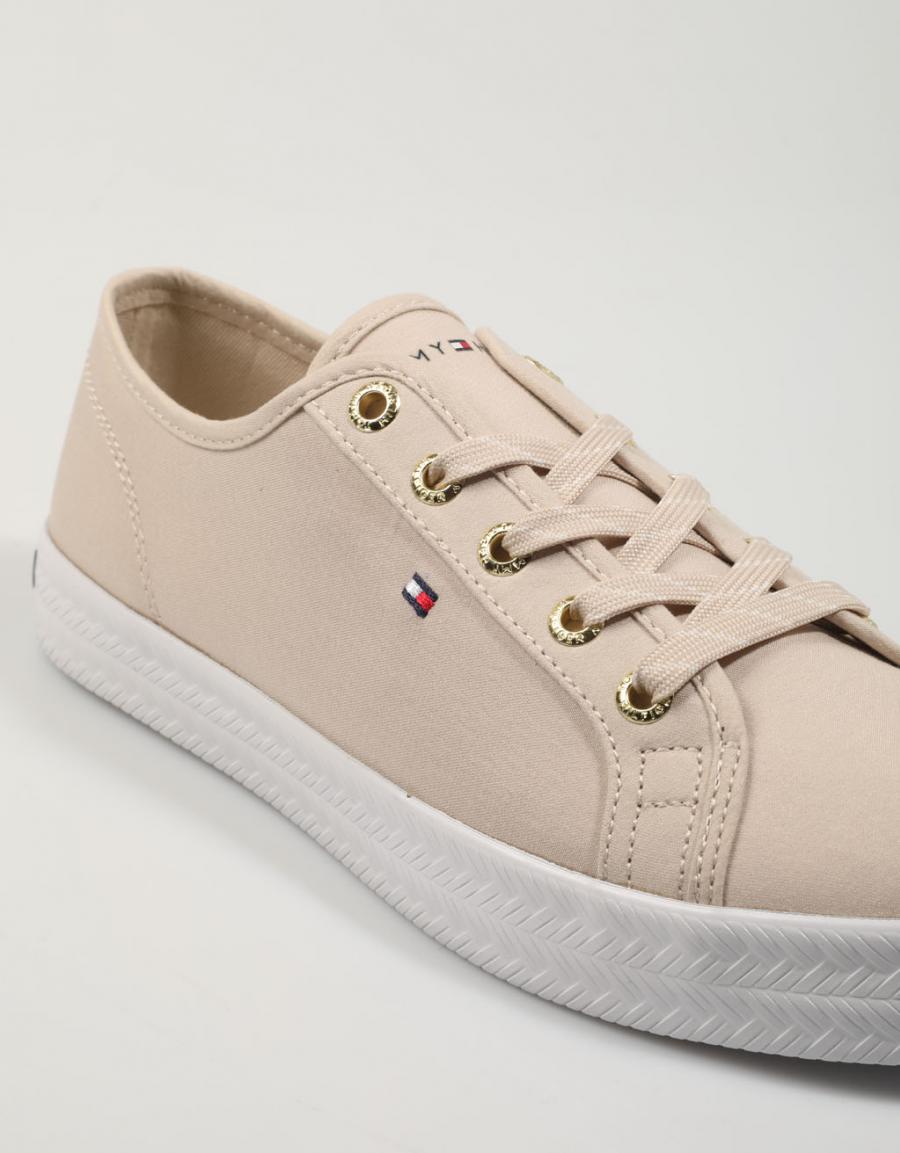 ZAPATILLAS TOMMY HILFIGER ESSENTIAL SNEAKER