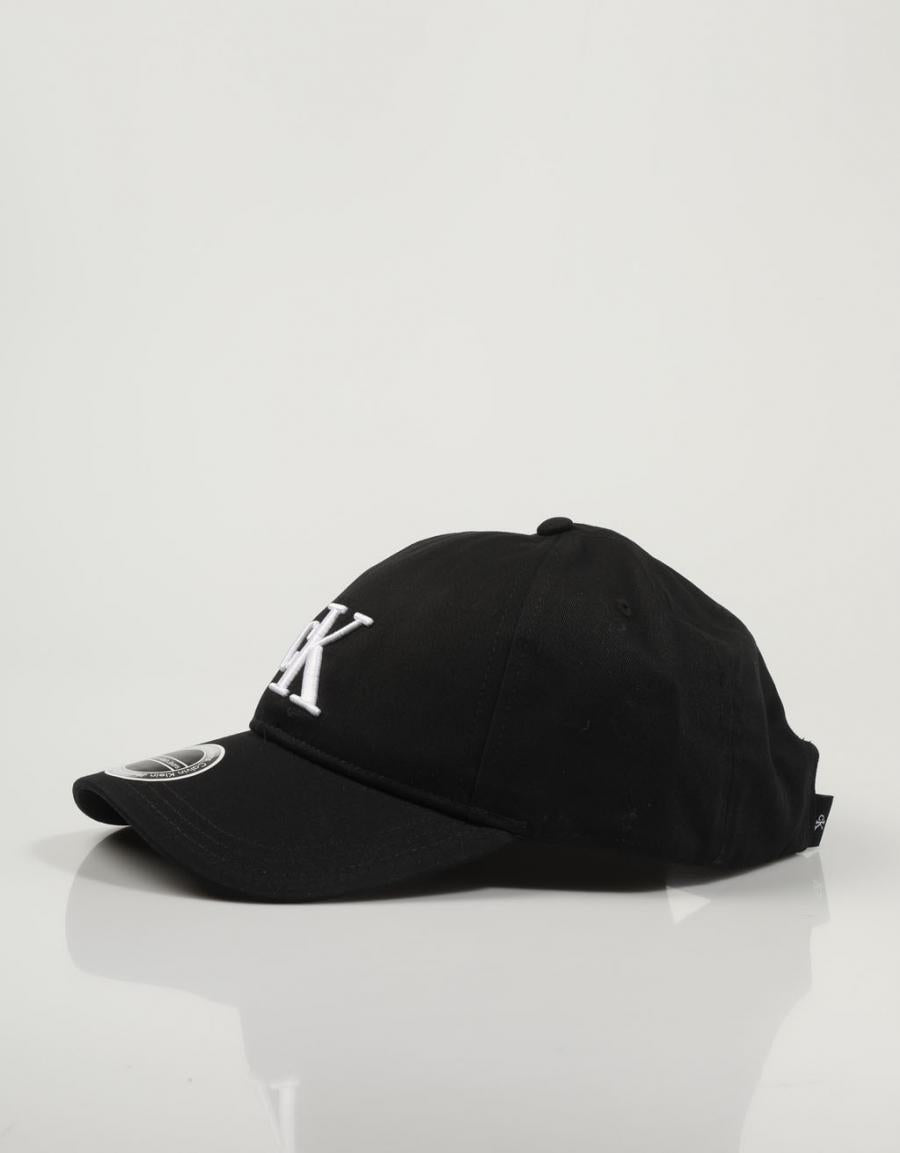 GORRA CALVIN KLEIN ESSENTIAL CAP en color Negro