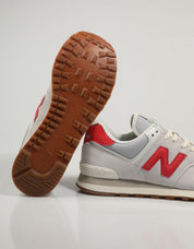 ZAPATILLAS NEW BALANCE U 574 en color Gris