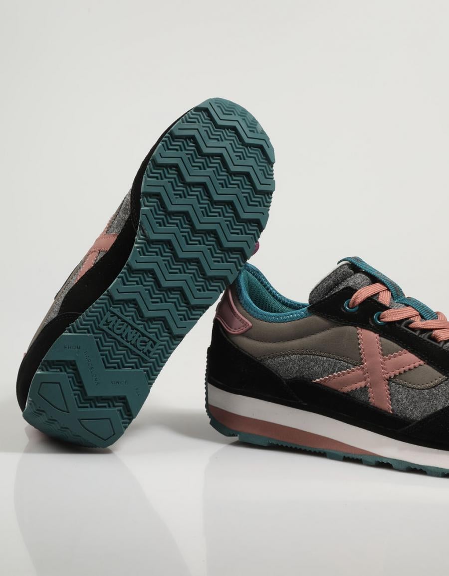 ZAPATILLAS MUNICH UM SKY en color Gris