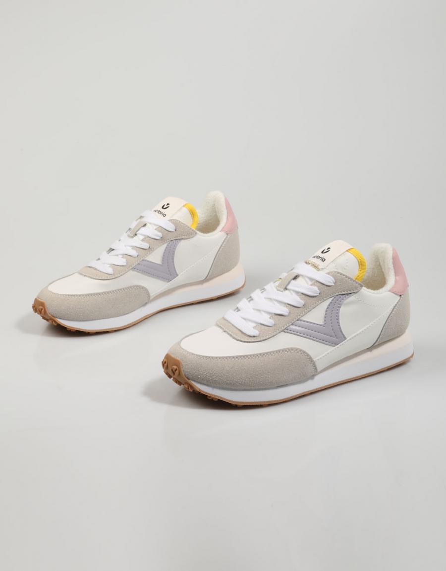 ZAPATILLAS VICTORIA 1138100 en color Blanco
