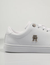 ZAPATILLAS TOMMY HILFIGER ESSENTIAL en color Blanco