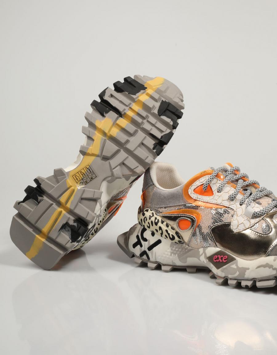 ZAPATILLAS EXE 134 en color Gris