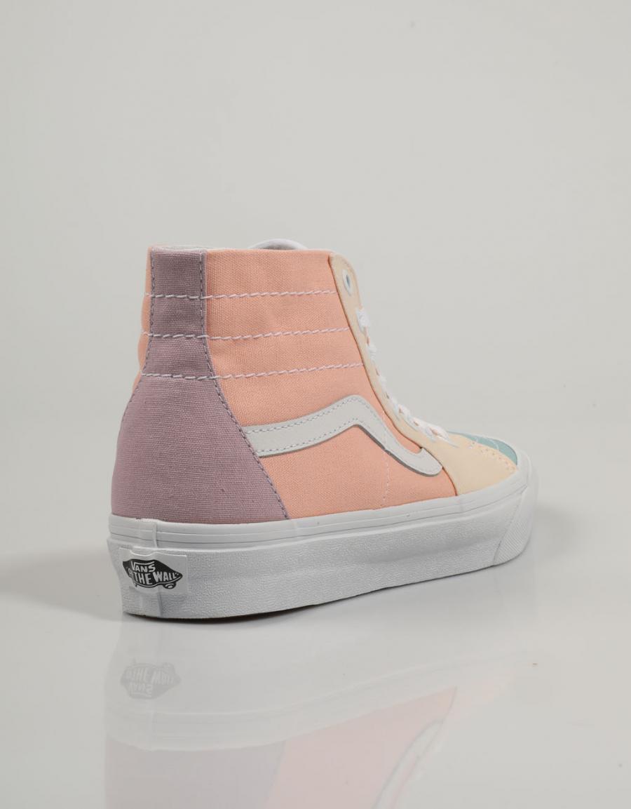 ZAPATILLAS VANS SK8 HI TAPERED en color Multicolor