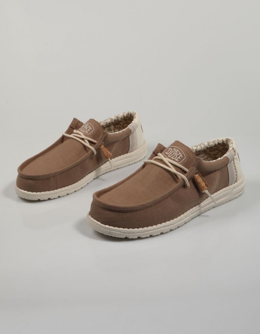 ZAPATOS SPORT DUDE WALLY en color Marron