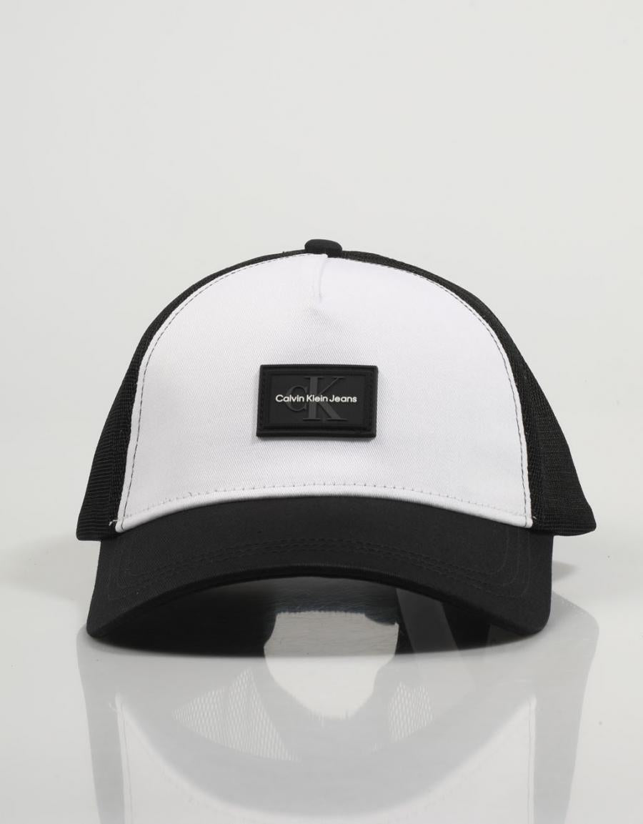 GORRA CALVIN KLEIN SPORT en color Blanco