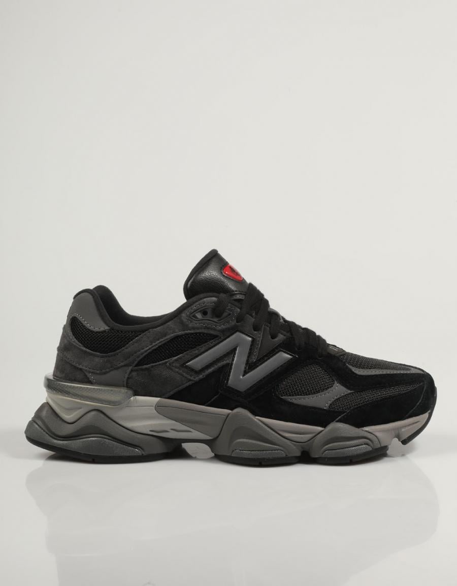 ZAPATILLAS NEW BALANCE U9060 en color Negro