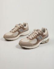 ZAPATILLAS NEW BALANCE M2002 en color Cuero