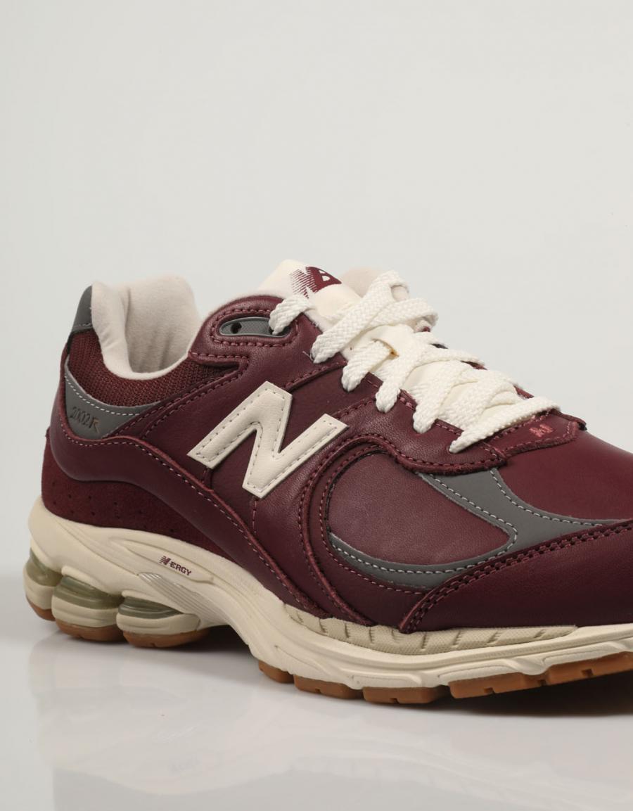 ZAPATILLAS NEW BALANCE M2002
