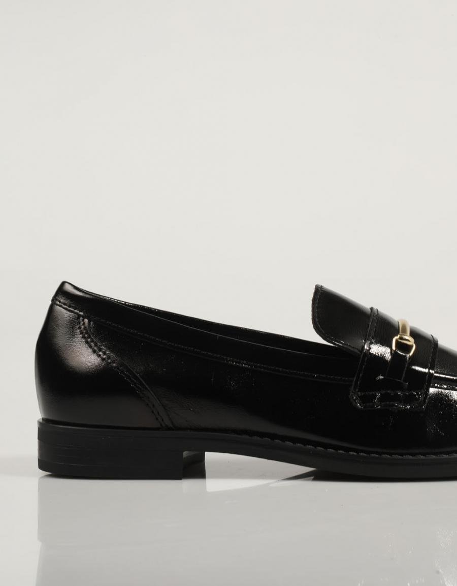 ZAPATOS SPORT REBECCA HOPE 1114 en color Negro