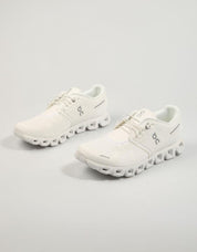 ZAPATILLAS ON RUNNING CLOUD 5 en color Blanco