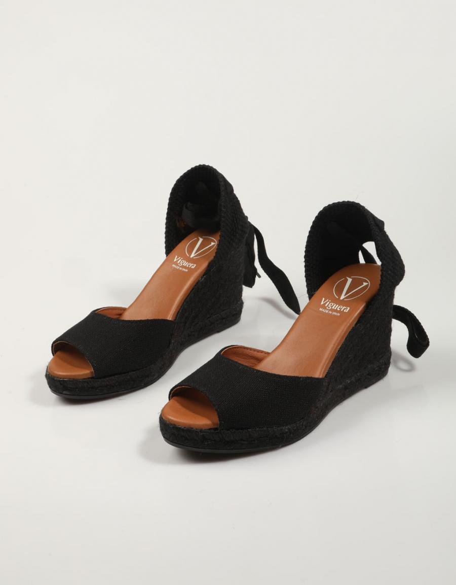 SANDALIAS LUCIA VIGUERA 2133 en color Negro