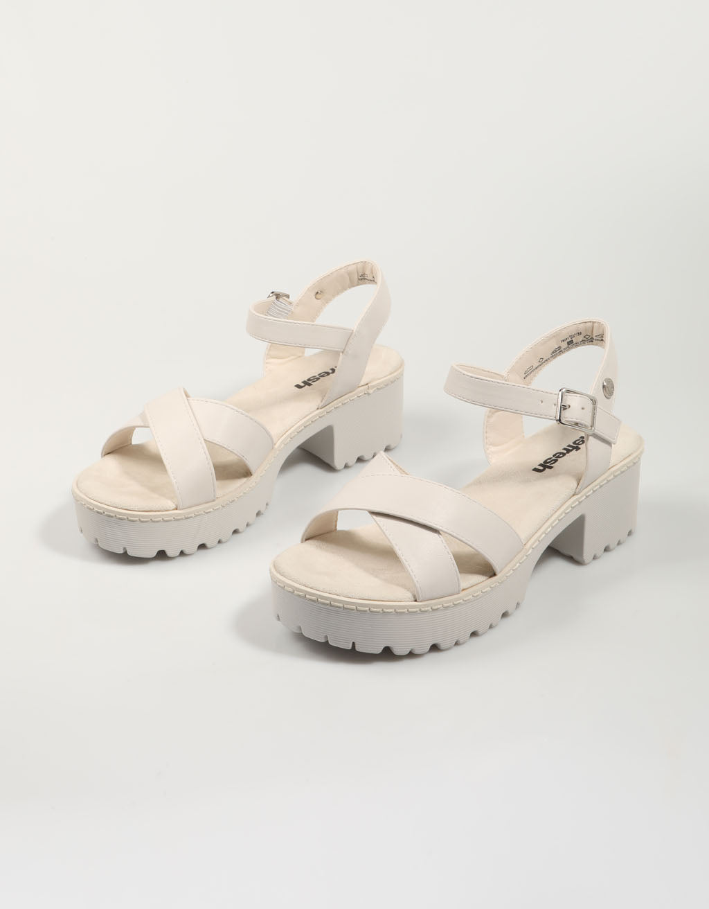 SANDALIAS REFRESH 79281 en color Hielo