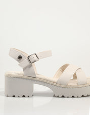 SANDALIAS REFRESH 79281 en color Hielo