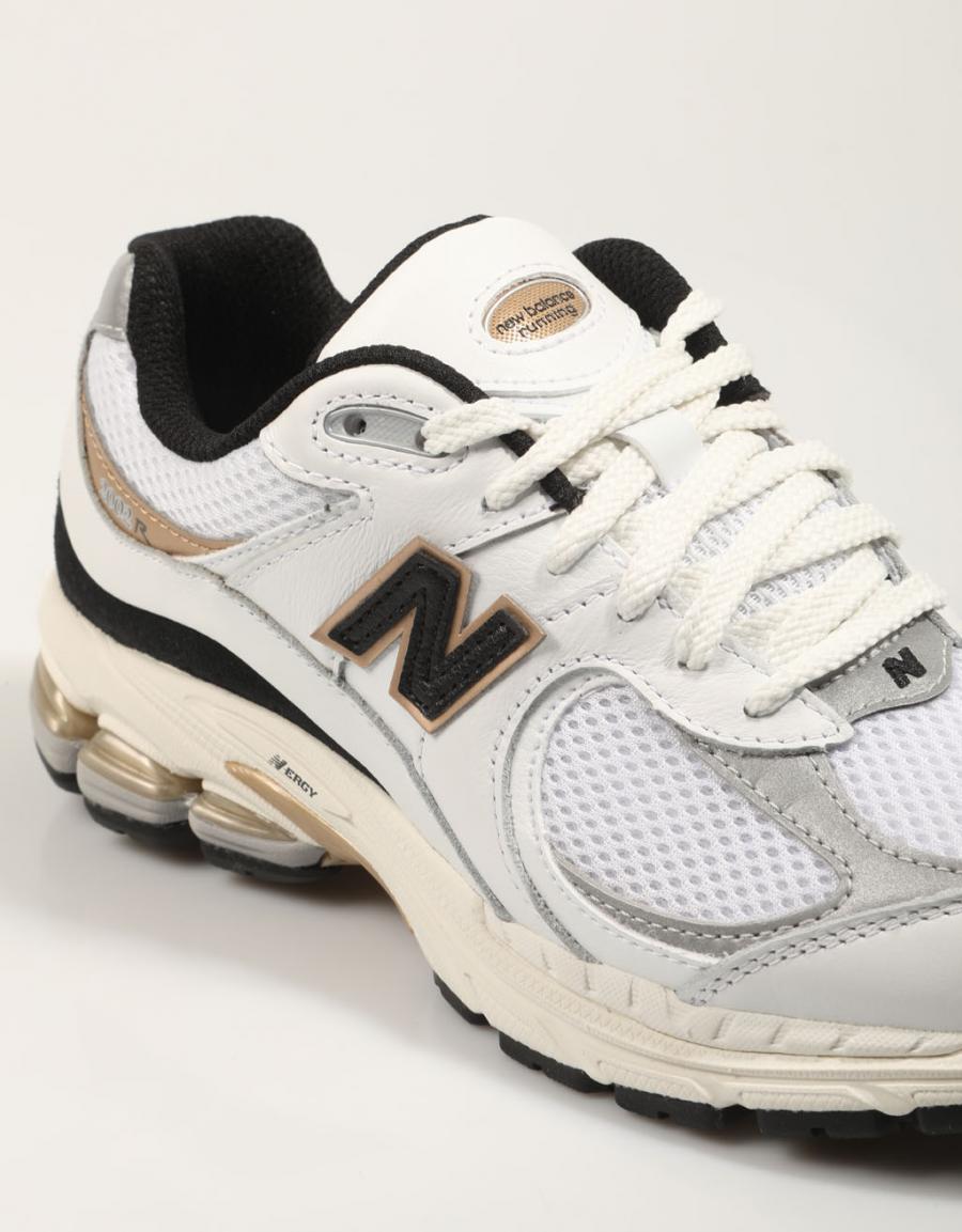 ZAPATILLAS NEW BALANCE M2002