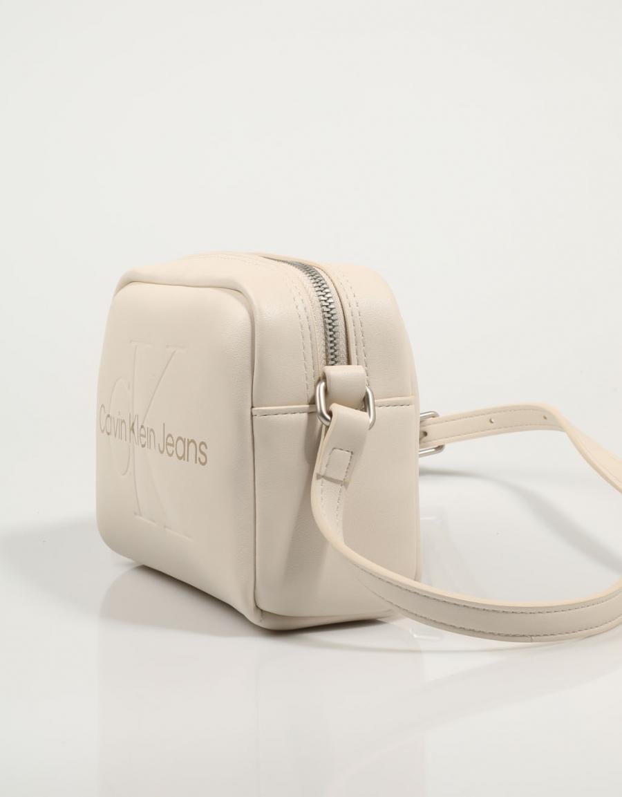 BOLSO CALVIN KLEIN SCULPTED CAMERA BAG18 MONO