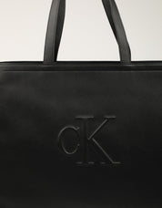 BOLSO CALVIN KLEIN SCULPTED SLIM TOTE34 DEBOSS