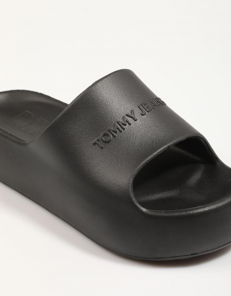 CHANCLAS TOMMY HILFIGER WAVE TJW CHUNKY POOL SLIDE ESS en color Negro