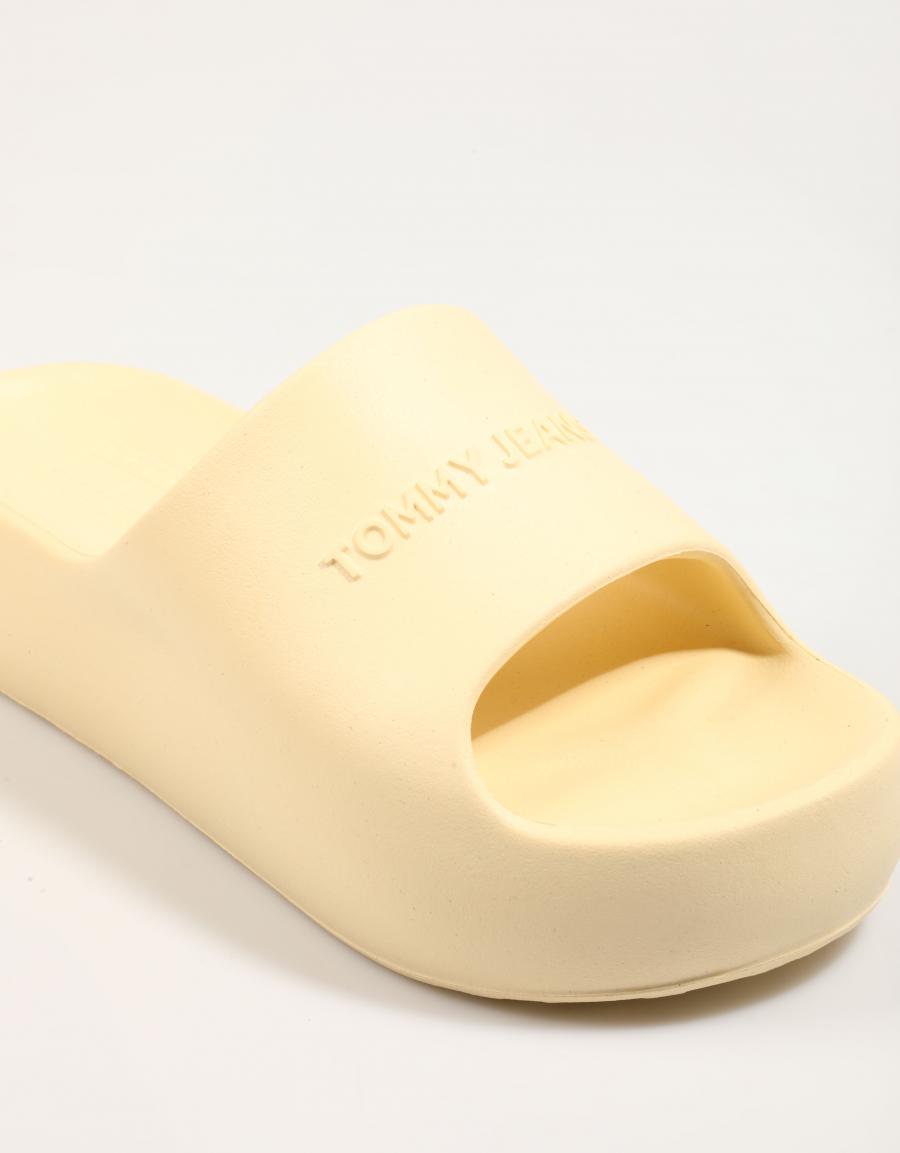 CHANCLAS TOMMY HILFIGER WAVE TJW CHUNKY POOL SLIDE ESS en color Amarillo