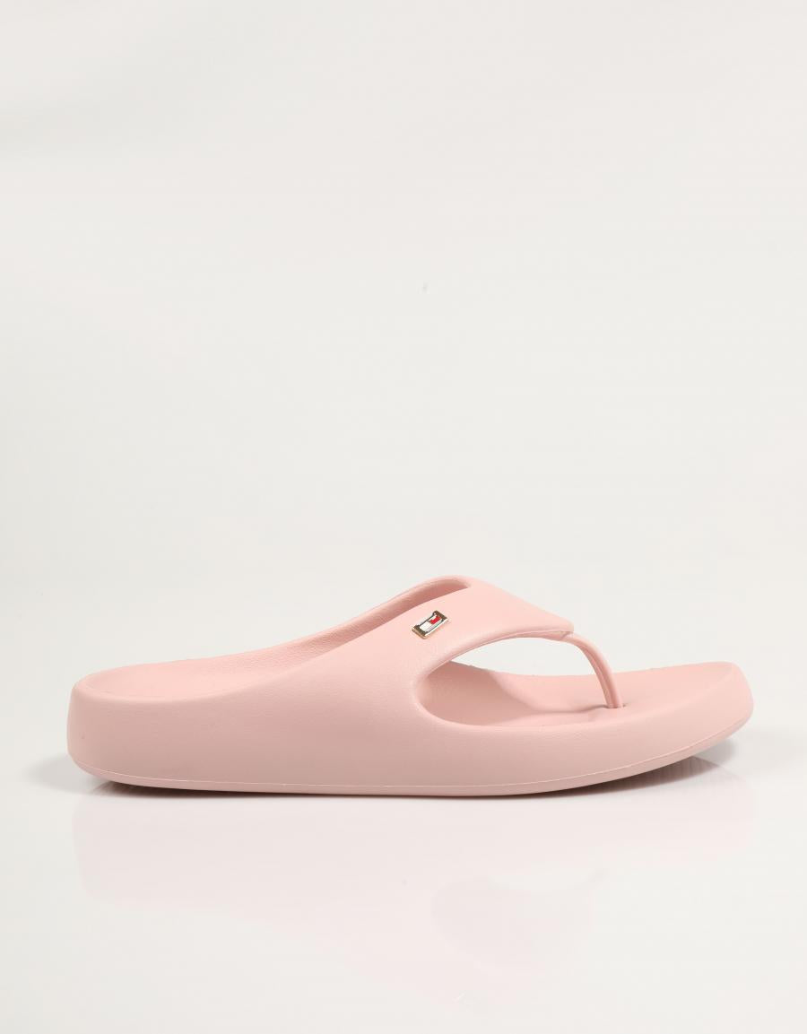 CHANCLAS TOMMY HILFIGER ISLA TH COMFORT BEACH SANDAL en color Rosa