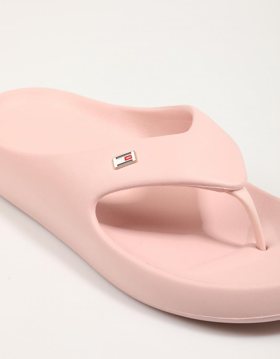CHANCLAS TOMMY HILFIGER ISLA TH COMFORT BEACH SANDAL en color Rosa