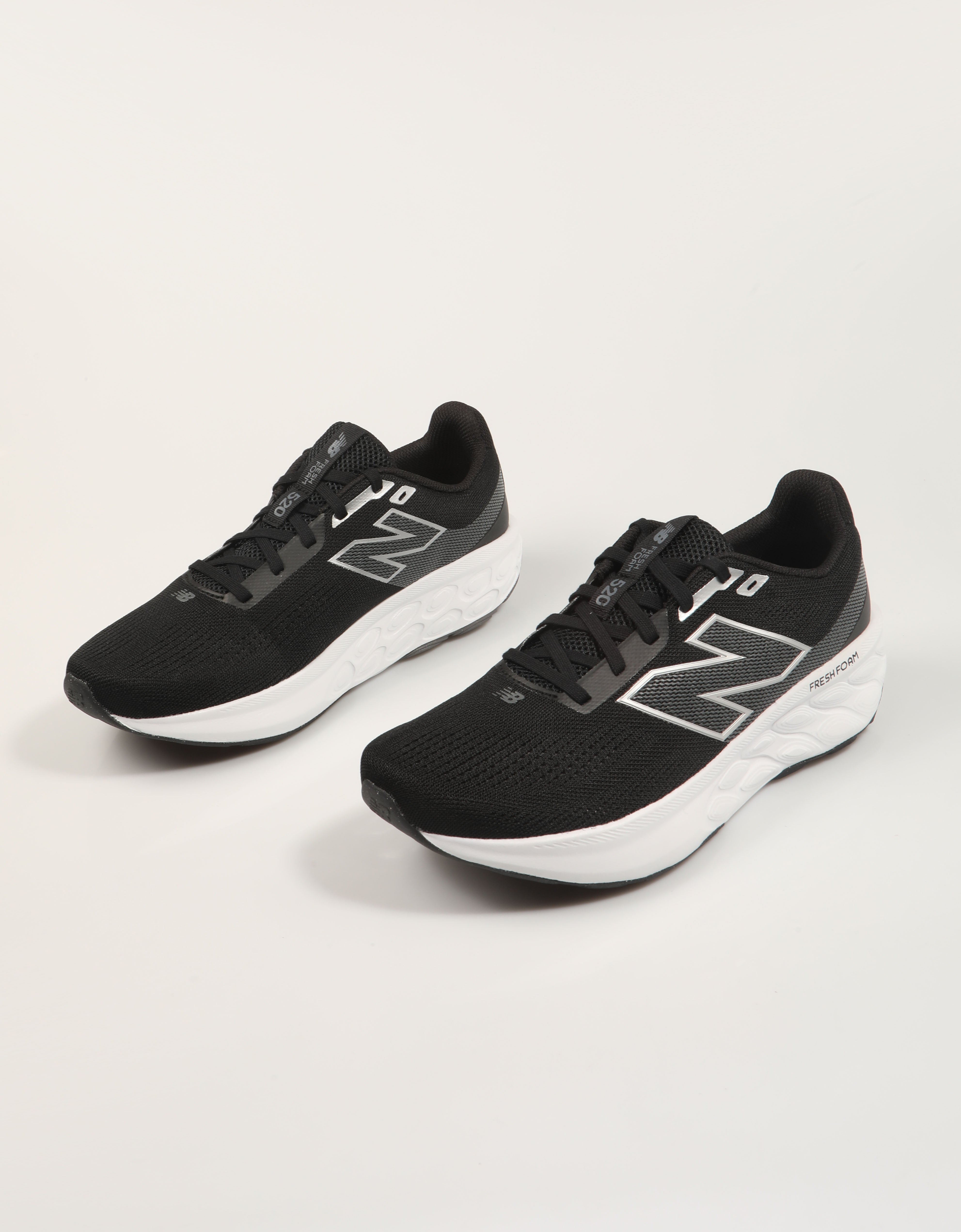 ZAPATILLAS NEW BALANCE M520 en color Negro
