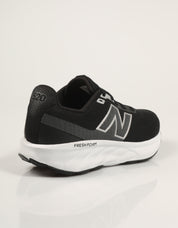 ZAPATILLAS NEW BALANCE M520 en color Negro
