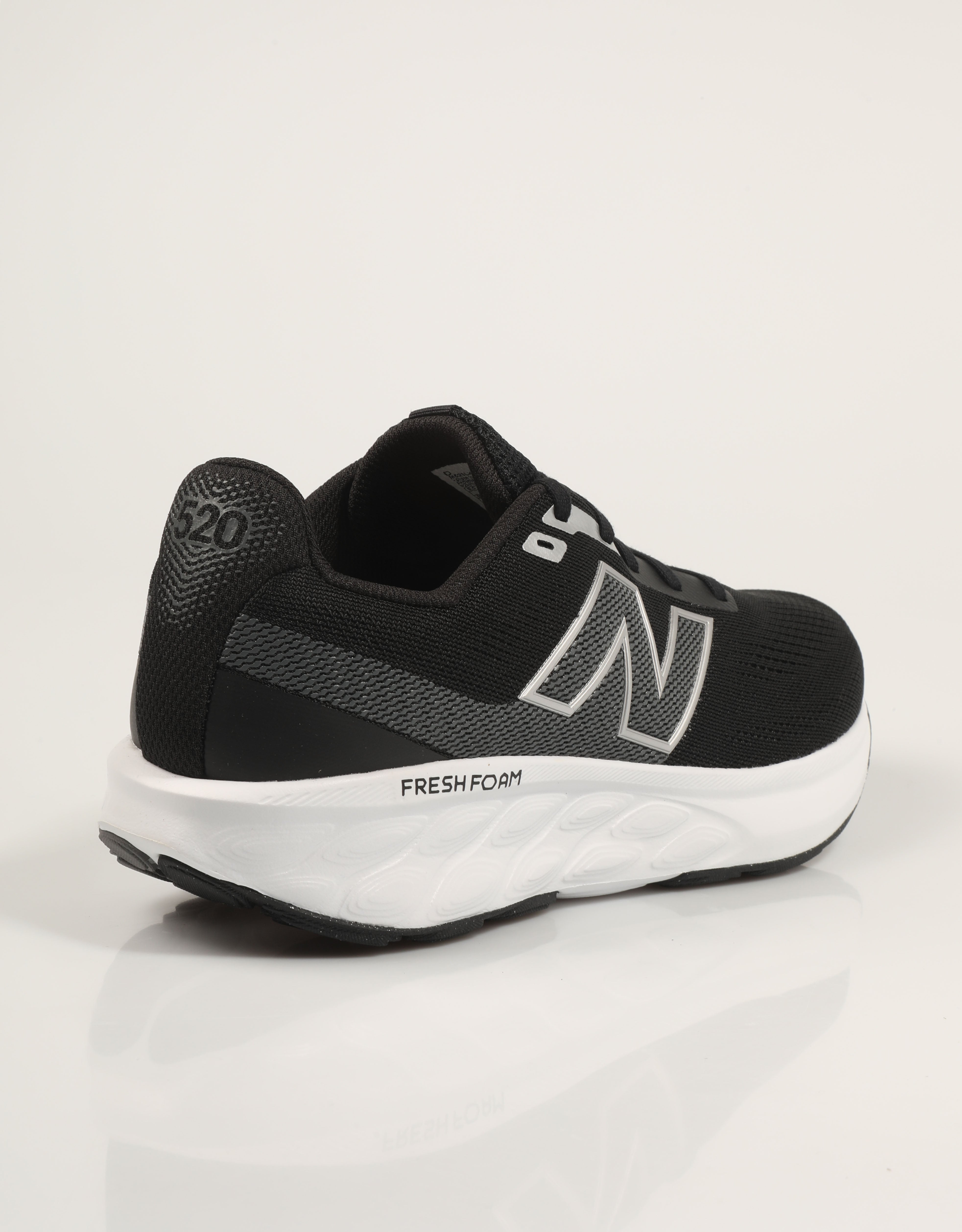 ZAPATILLAS NEW BALANCE M520 en color Negro
