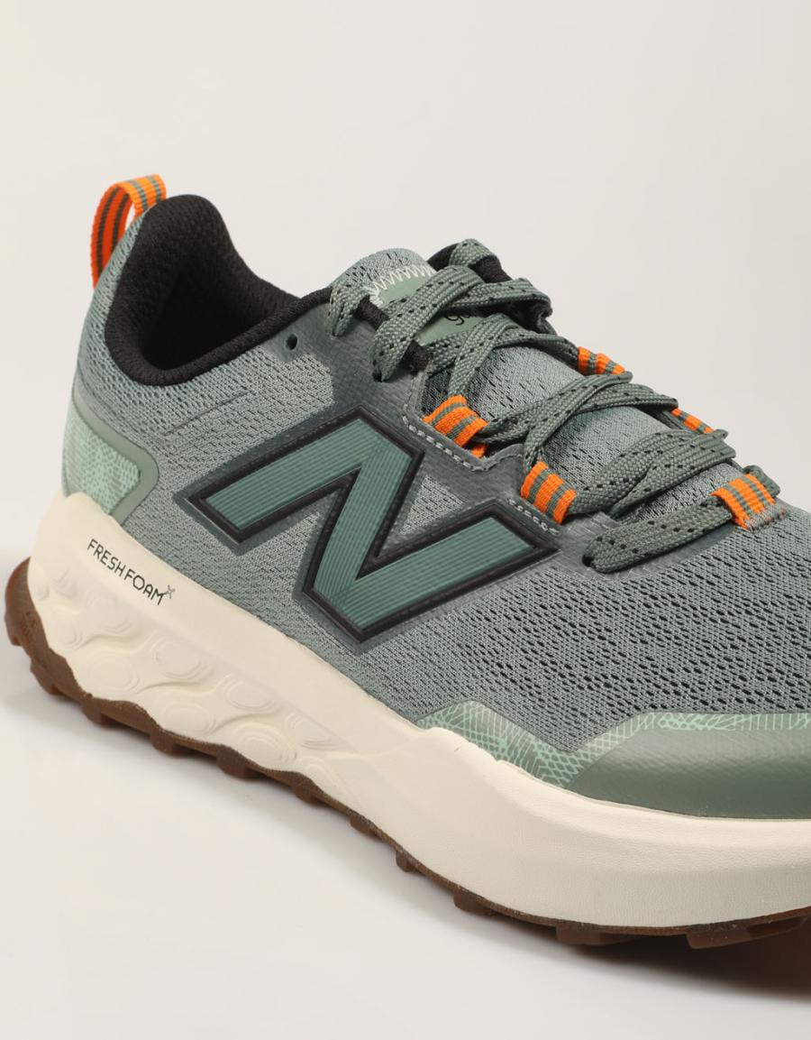 ZAPATILLAS NEW BALANCE MTGARO GAROE V2