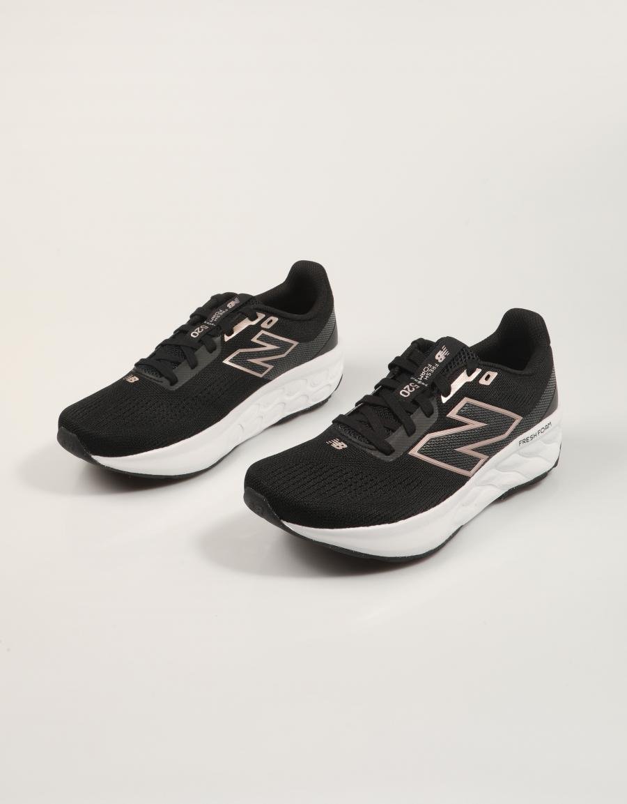 ZAPATILLAS NEW BALANCE W520L en color Negro