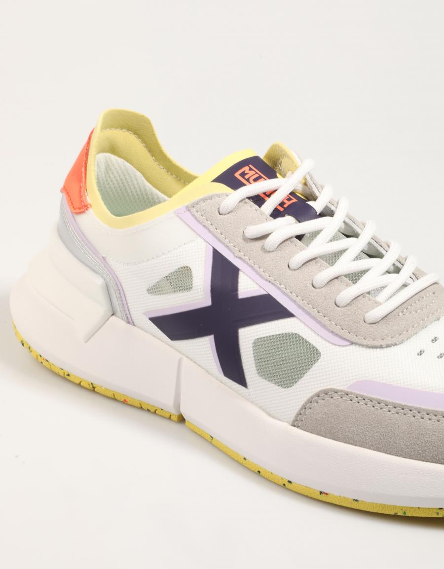 ZAPATILLAS MUNICH VERSUS LS WOMAN en color Blanco