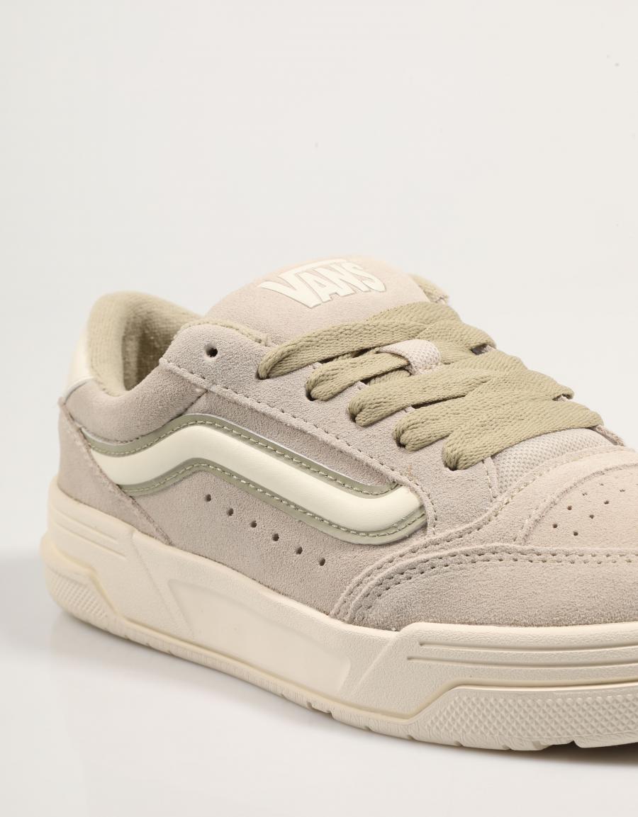 ZAPATILLAS VANS HYLANE en color Taupe