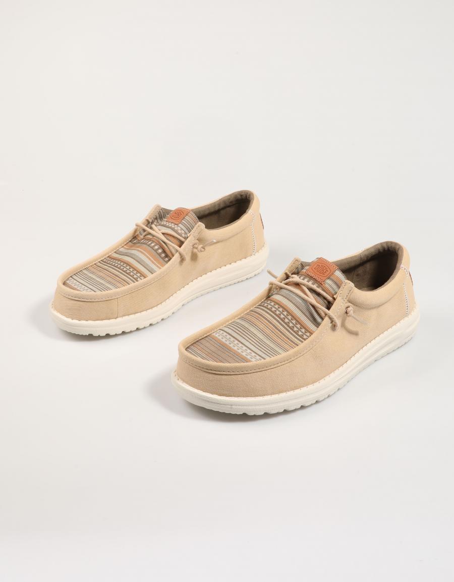ZAPATOS SPORT DUDE WALLY SURF SHAWL 43092 en color Beige