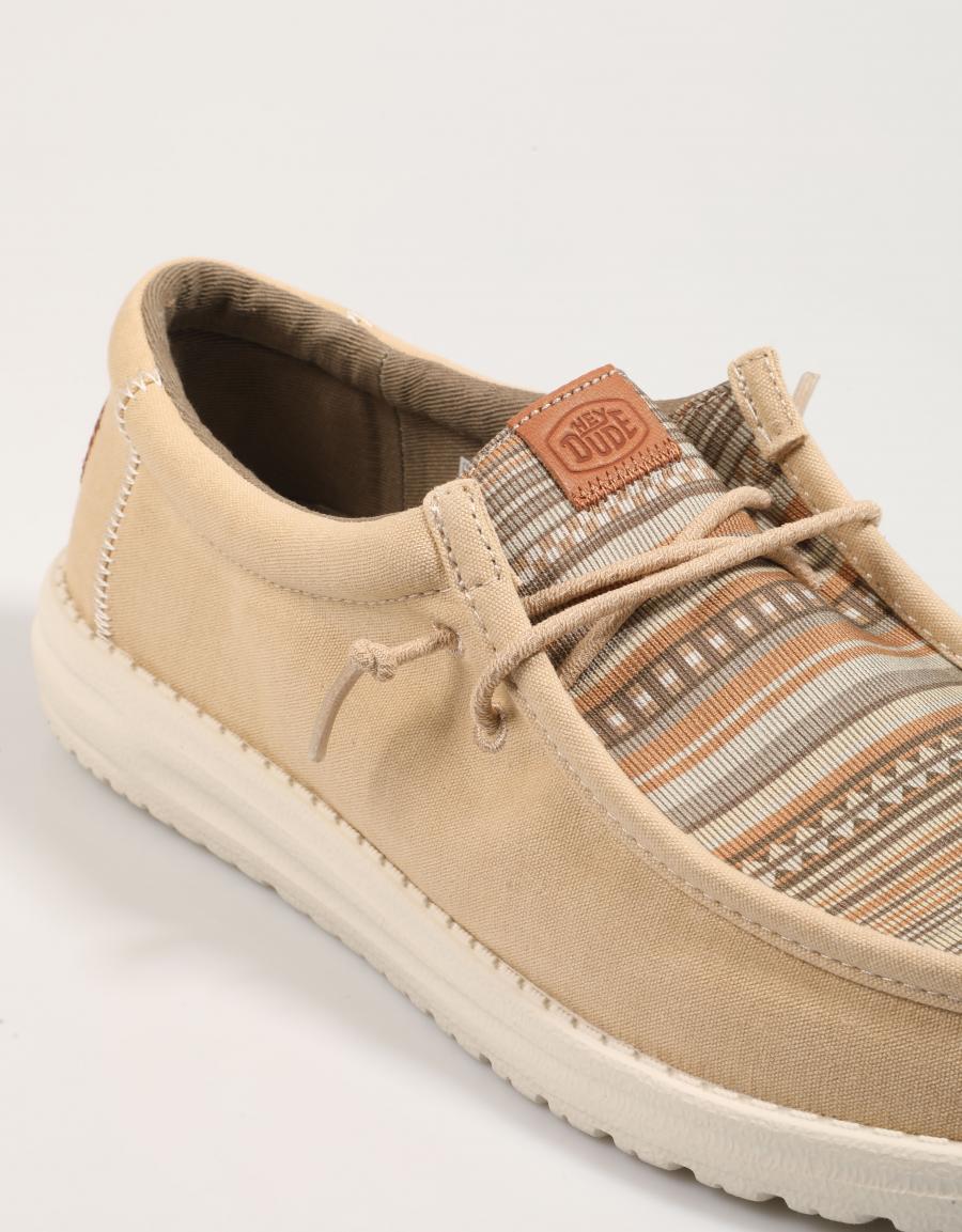 ZAPATOS SPORT DUDE WALLY SURF SHAWL 43092 en color Beige