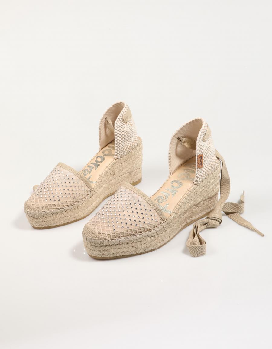 SANDALIAS VIDORRETA 06700 en color Beige