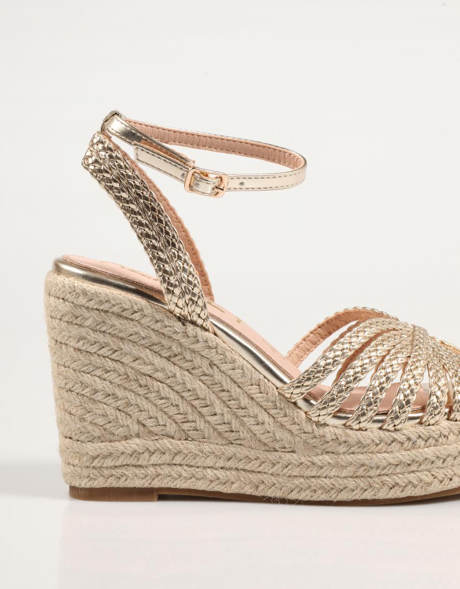 SANDALIAS AZAREY 562J604 en color Oro