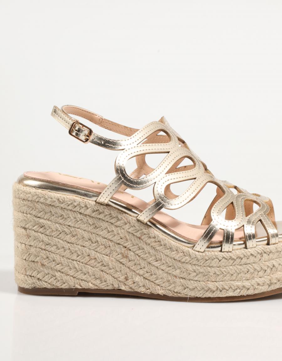 SANDALIAS AZAREY 501J563 en color Oro