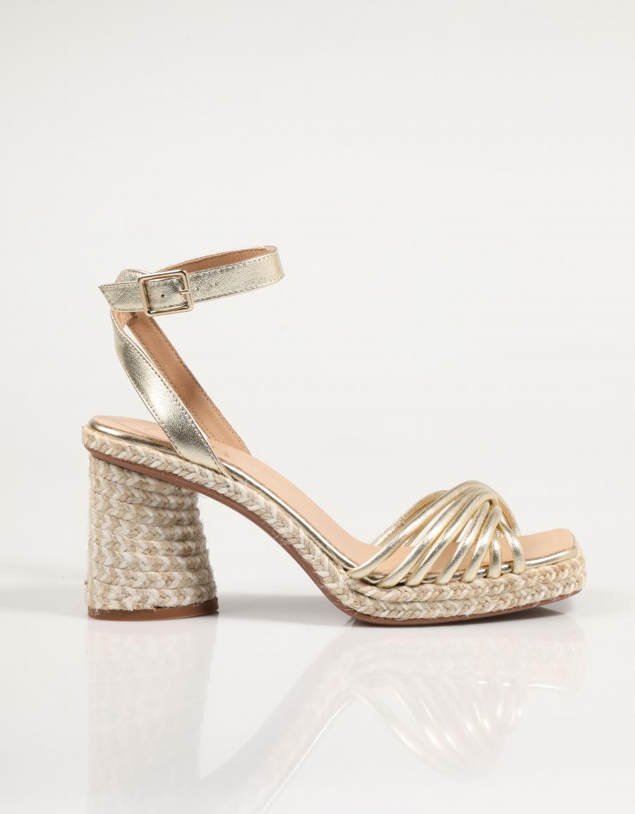 SANDALIAS GAIMO FUSCA en color Platino