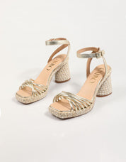 SANDALIAS GAIMO FUSCA en color Platino