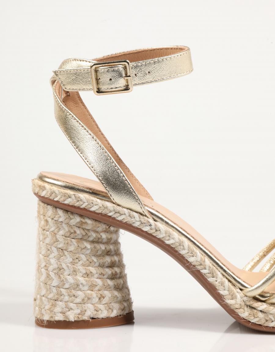 SANDALIAS GAIMO FUSCA en color Platino