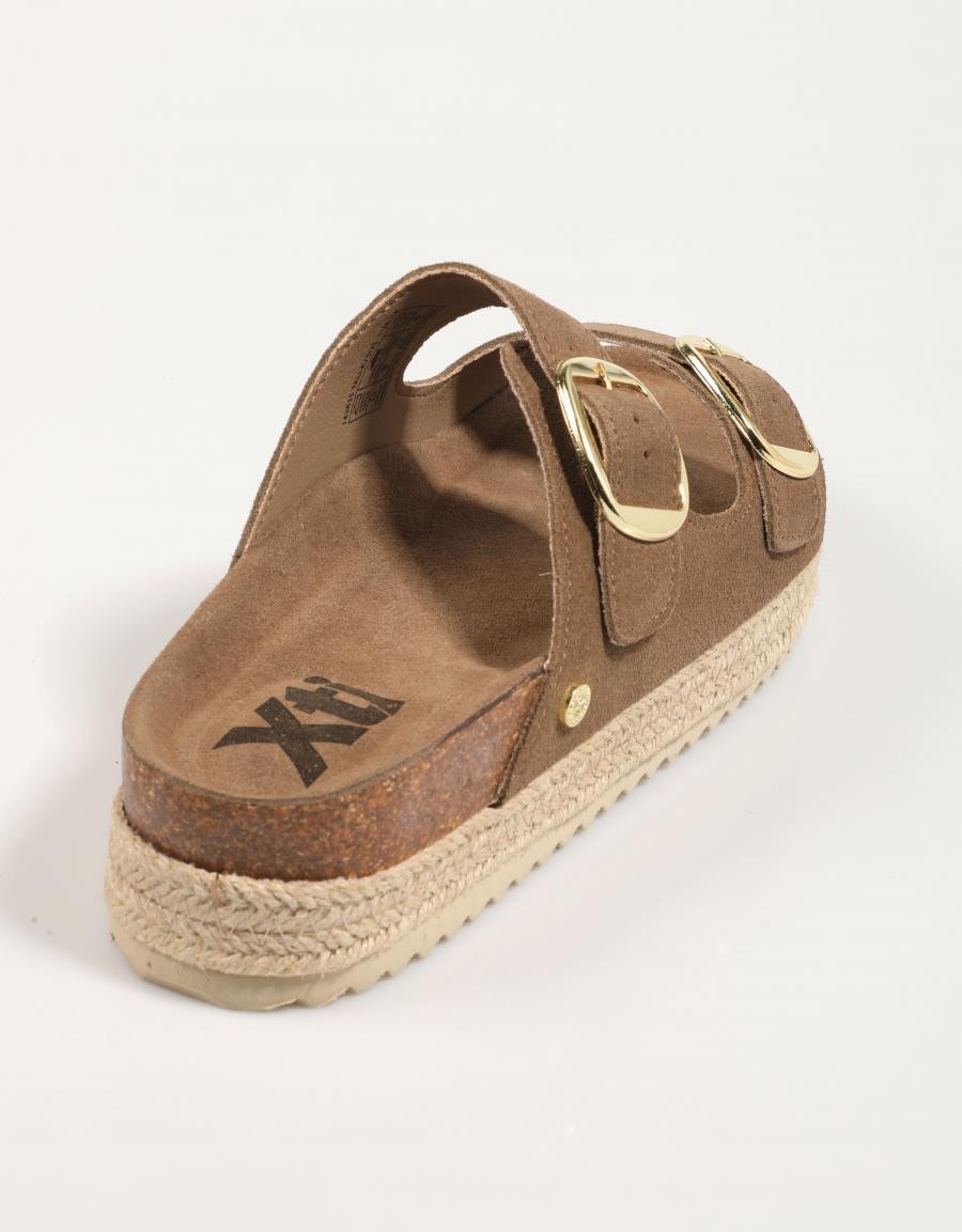 SANDALIAS XTI 143635 en color Taupe