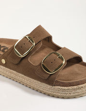 SANDALIAS XTI 143635 en color Taupe