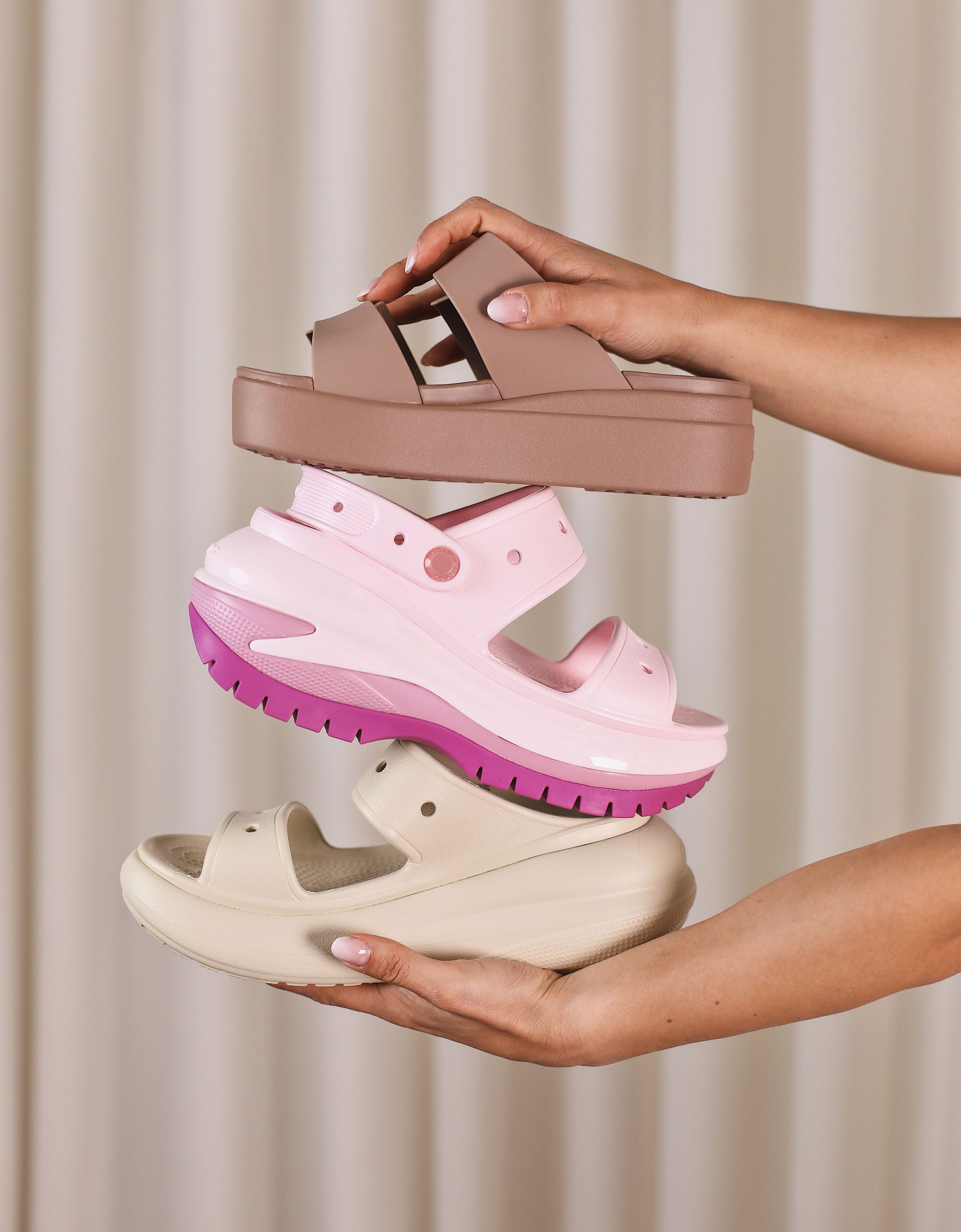 SANDALIAS CROCS MEGA CRUSH SANDAL 207989 en color Morado