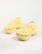 ZUECOS CROCS BAE CLOG 206302 en color Amarillo