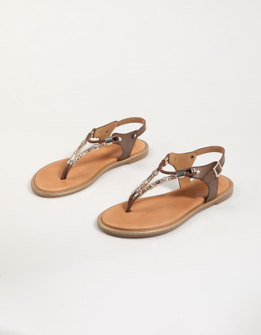 SANDALIAS PORRONET 3112 en color Marron