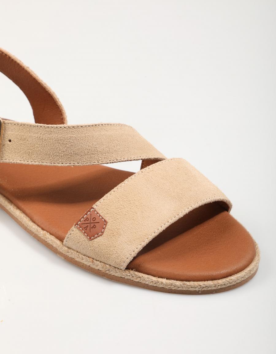 SANDALIAS POPA LEYTE SERRAJE en color Beige