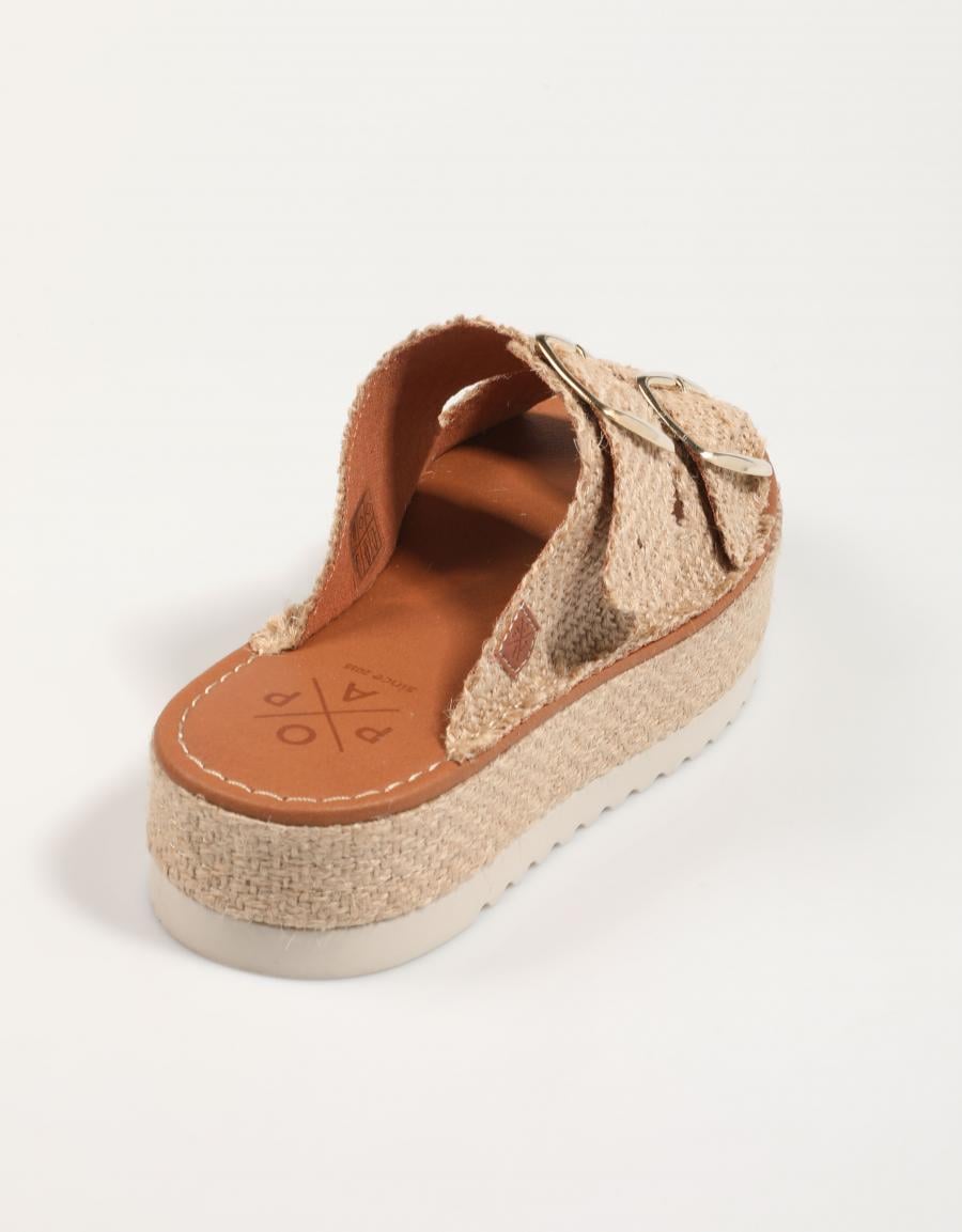 SANDALIAS POPA COLLAO FIBRA en color Beige