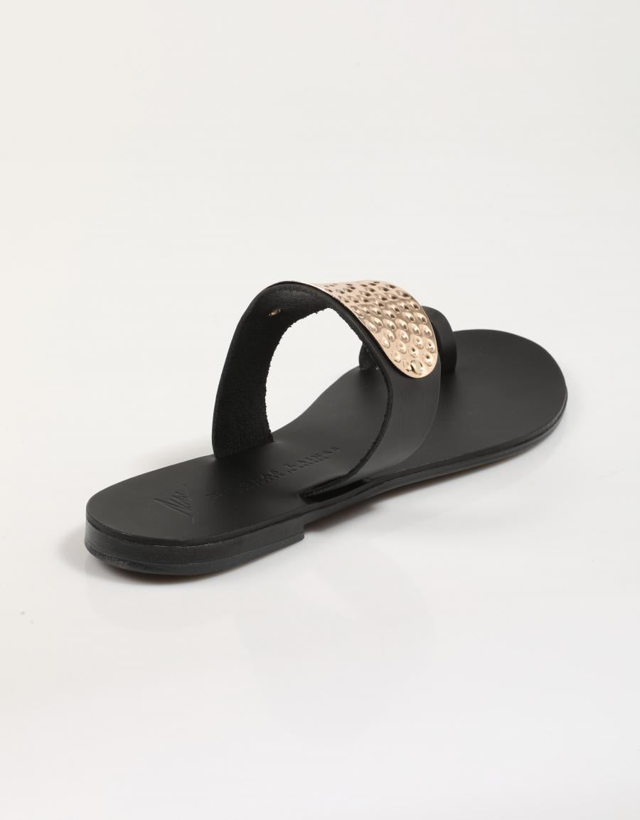 SANDALIAS NICOLAS LAINAS 242 en color Negro